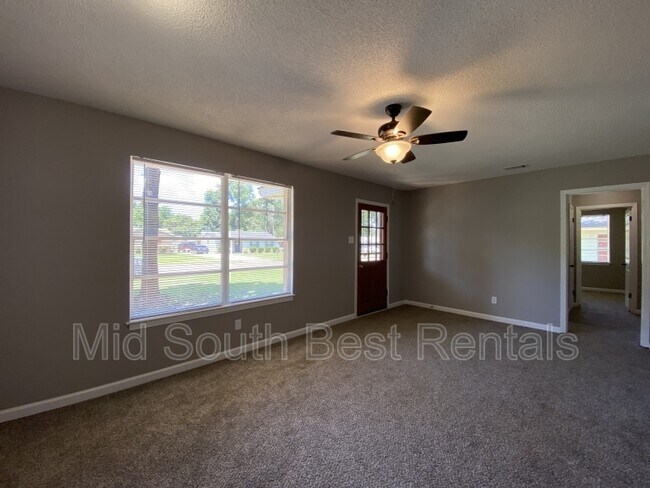 Foto del edificio - 3006 Randy Ln