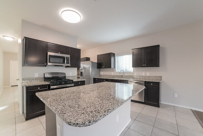Building Photo - 30242 W Earll Dr