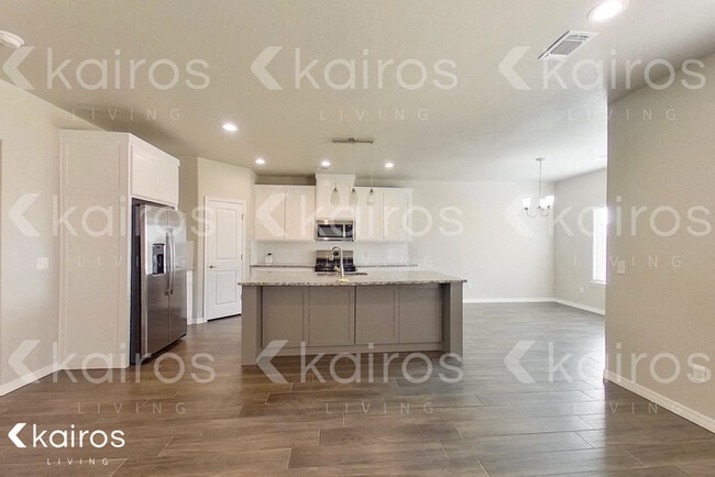 Building Photo - 2701 Knoll Dr