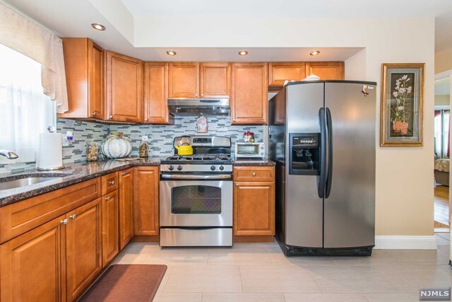 Foto del edificio - 373 E 54th St