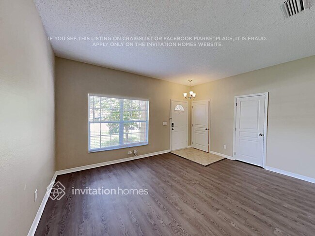 Foto del edificio - 395 Oak Springs Ct