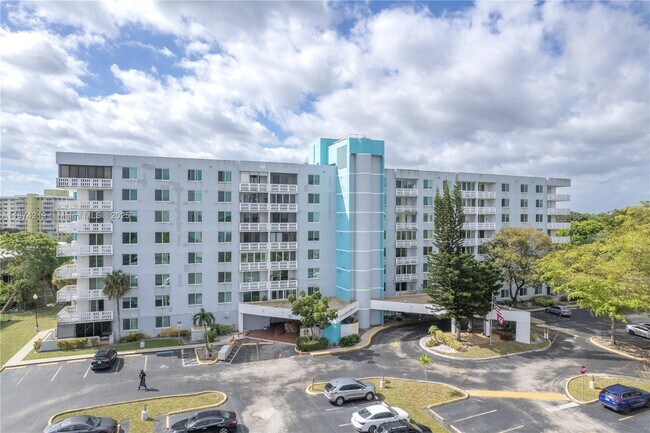 Foto del edificio - 919 Hillcrest Dr