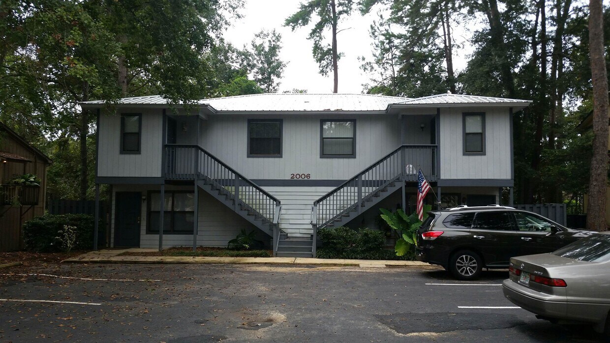 Foto principal - 2006 Bradford Ct