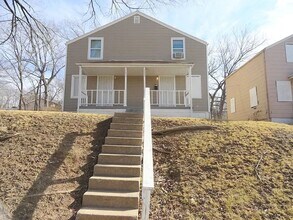 Building Photo - 2855 Van Brunt Blvd