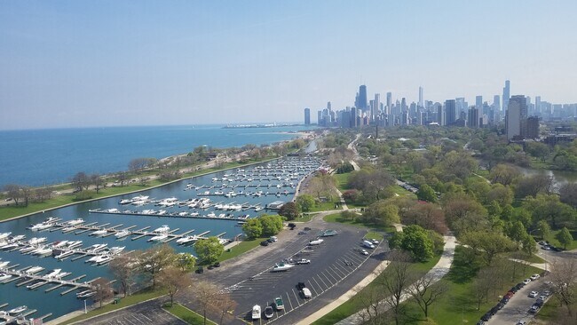 Foto del edificio - 2800 N Lake Shore Dr