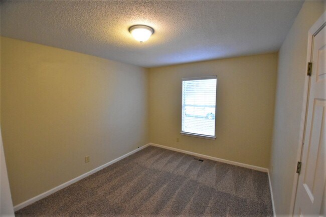 Building Photo - 7300 Hunters Ridge Dr