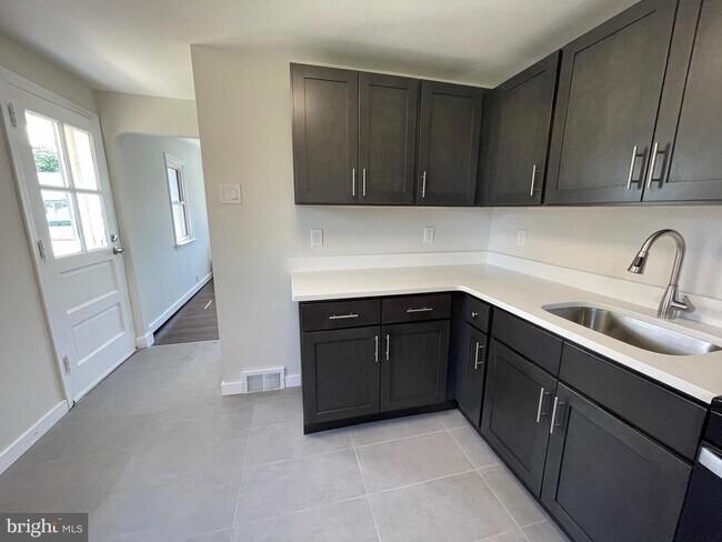 Building Photo - 209 Nassau Ave