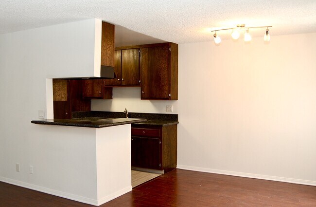 Foto del edificio - 3609 Jasmine Ave