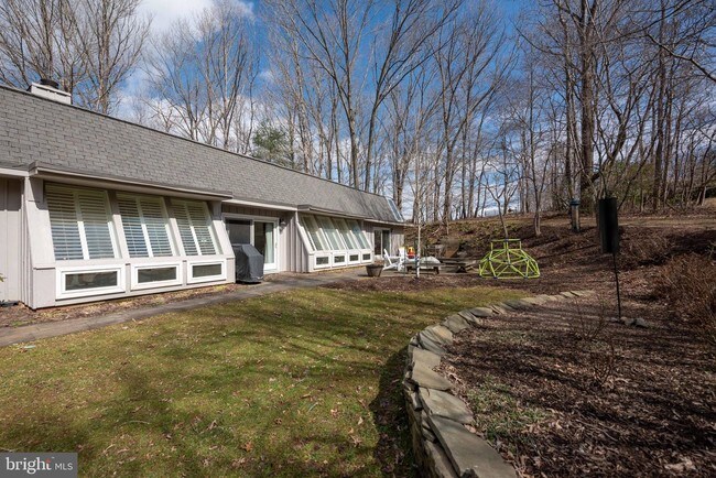 Building Photo - 9706 Beach Mill Rd
