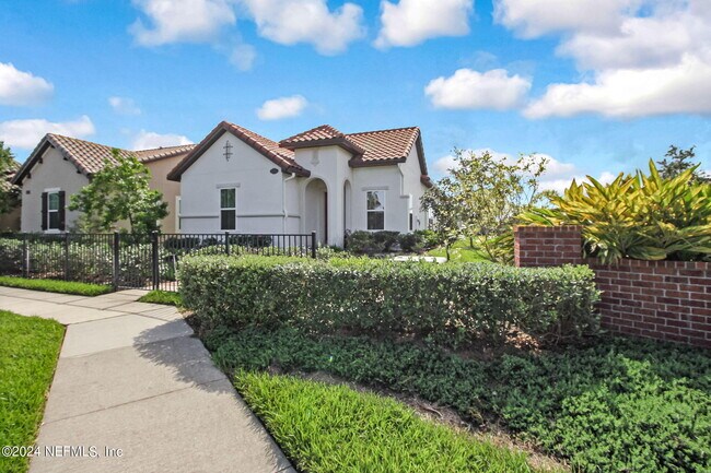 Foto del edificio - 596 Town Plaza Ave