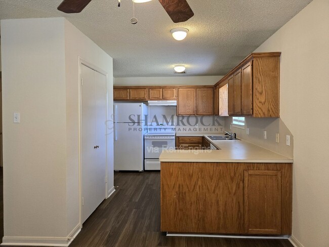 Building Photo - 408 Connie Dr