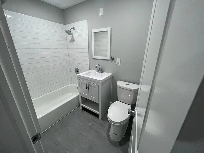 Building Photo - 544 Beachway Ave