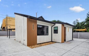 Building Photo - 2327 N Naomi St