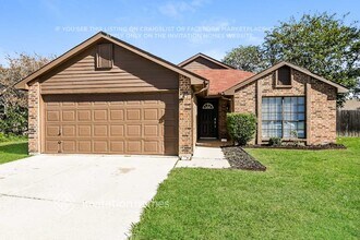 Building Photo - 4245 Periwinkle Dr