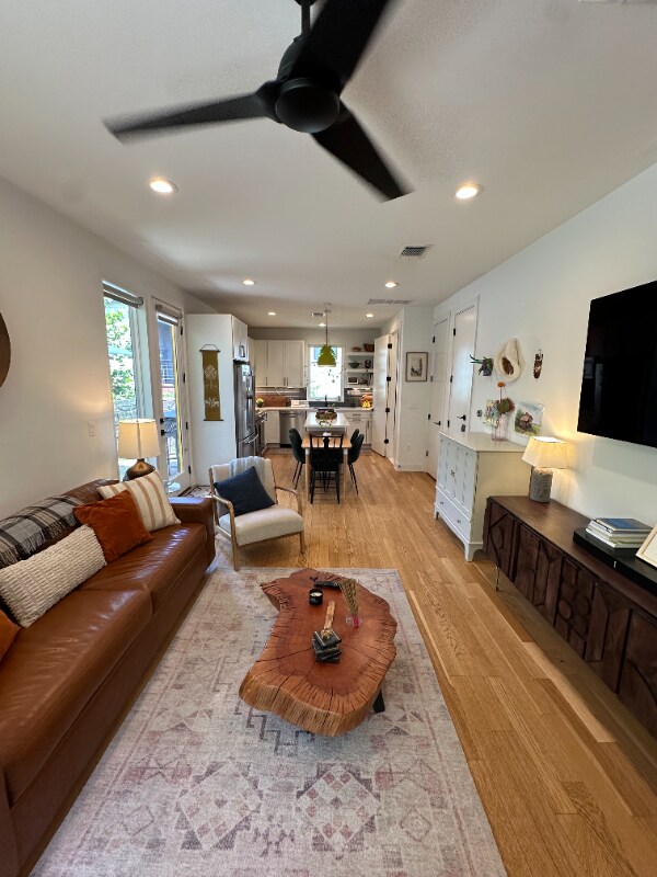 Foto principal - 2205 Curtis Ave