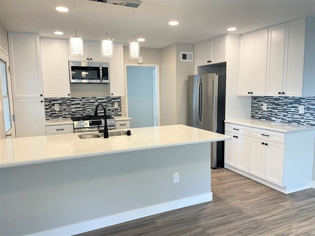 Photo - Adorable Riverside Single Story- Just in time for Summer! House