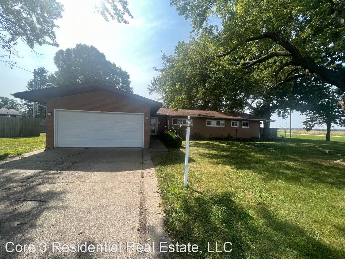 Primary Photo - 3 br, 2 bath House - 200 E Southwind