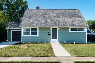 Building Photo - 536 Wayne Dr