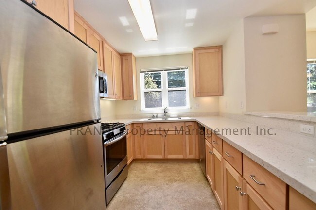 Building Photo - 35 Seminary Rd