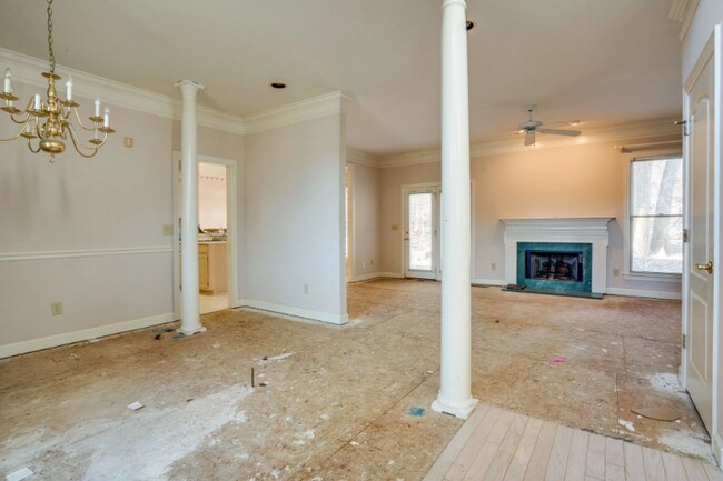 Building Photo - 40 Nickleby Down