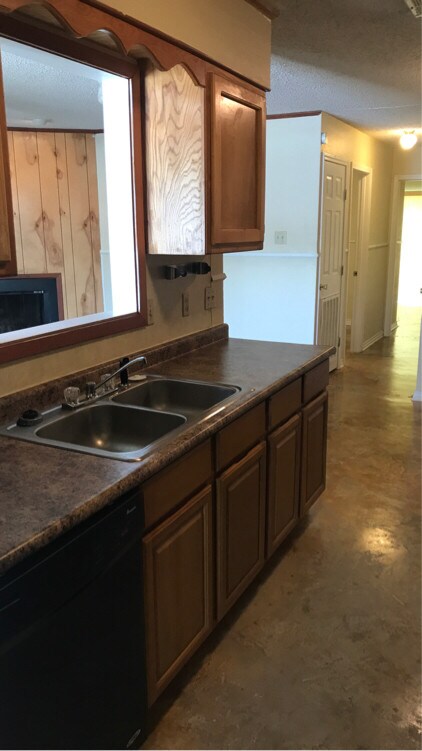 Building Photo - 304 Woodale Dr