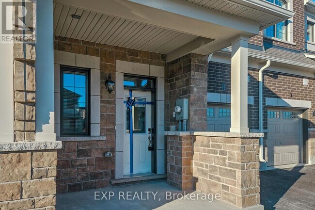 Building Photo - 8 Vinewood Cres