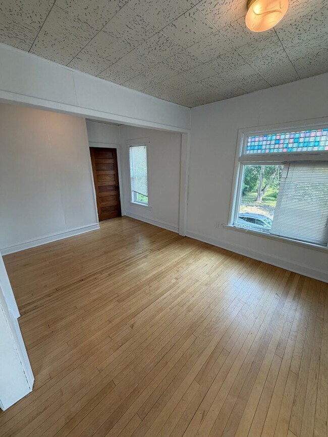 Foto del edificio - 409 N 51st Ave W