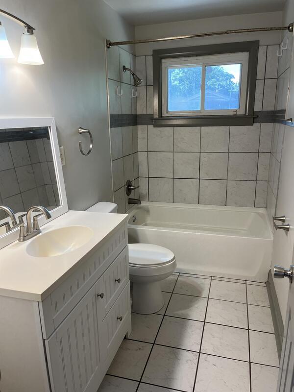 Foto del edificio - 105 Pineland Cir