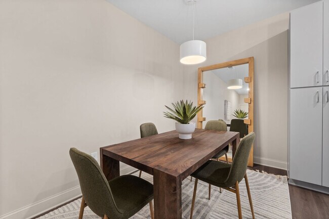 Foto del edificio - Patrick's Pointe