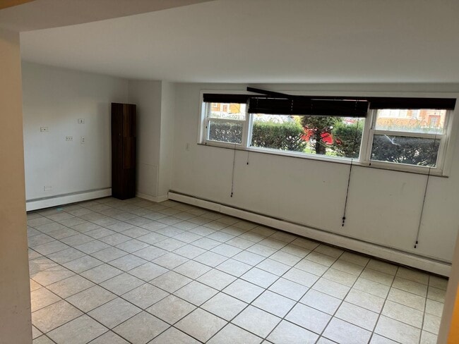 Foto del edificio - 5539 N Mango Ave