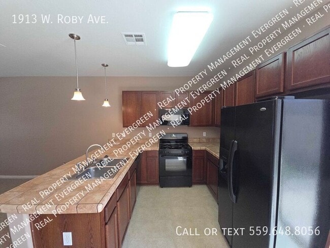 Foto del edificio - 1913 W Roby Ave