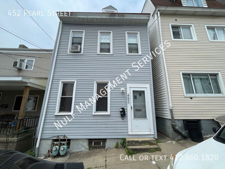 Foto principal - 2 Bed, 2 Bath House in Bloomfield