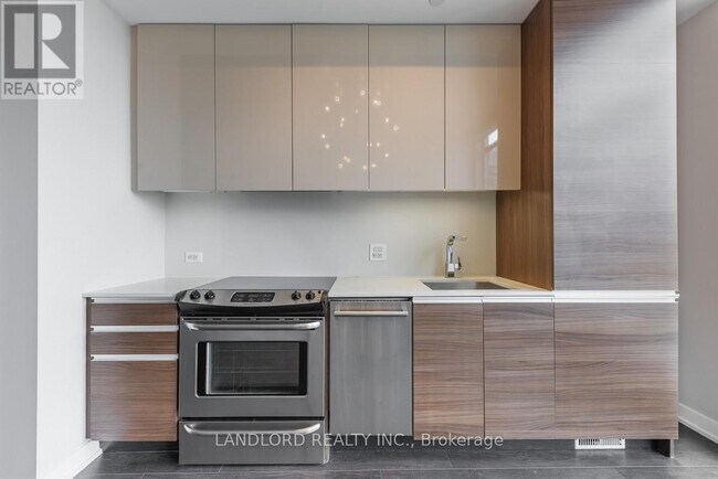 Photo du bâtiment - 8-608 Gladstone Ave