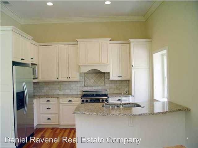 Building Photo - 77 Bull St