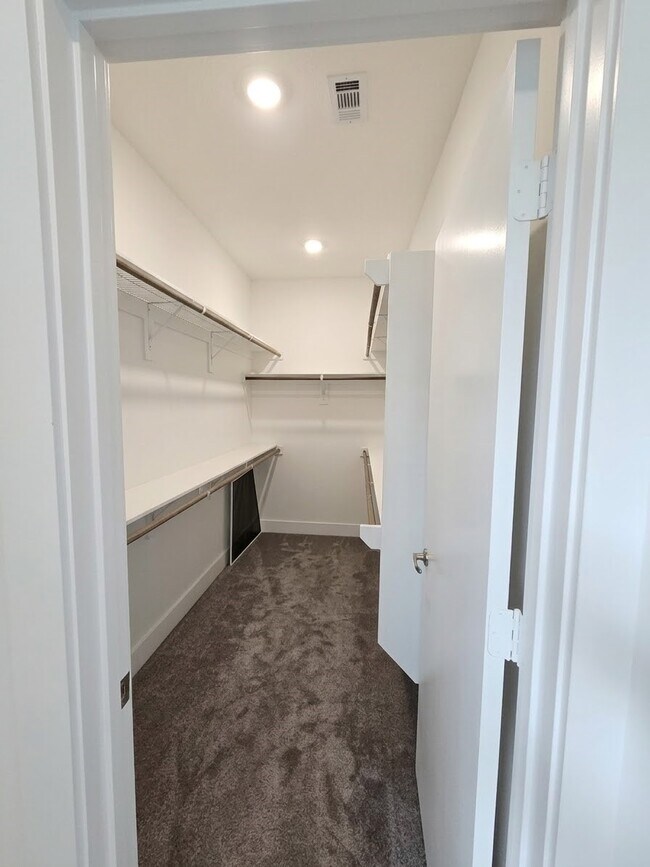 Foto del edificio - 9625 Habitat St