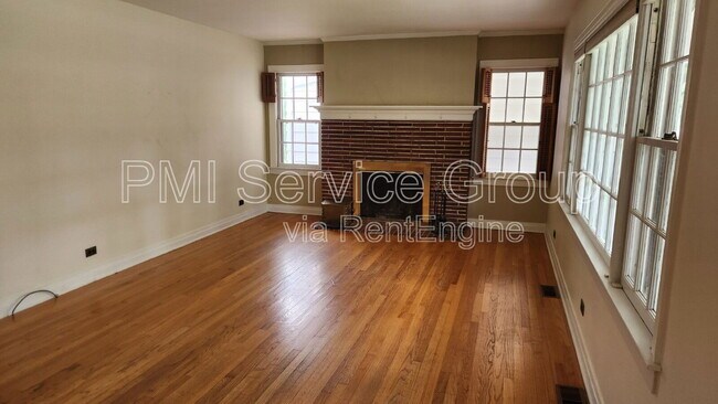 Foto del edificio - 450 E North St