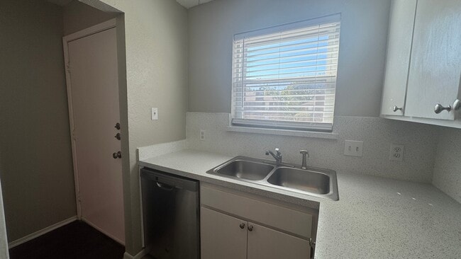 Building Photo - 3813 Coates Cir