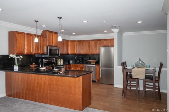 Building Photo - 2200 Dolphin Ln