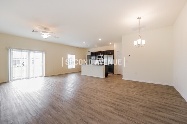 Building Photo - 3202 NE 14th Pl