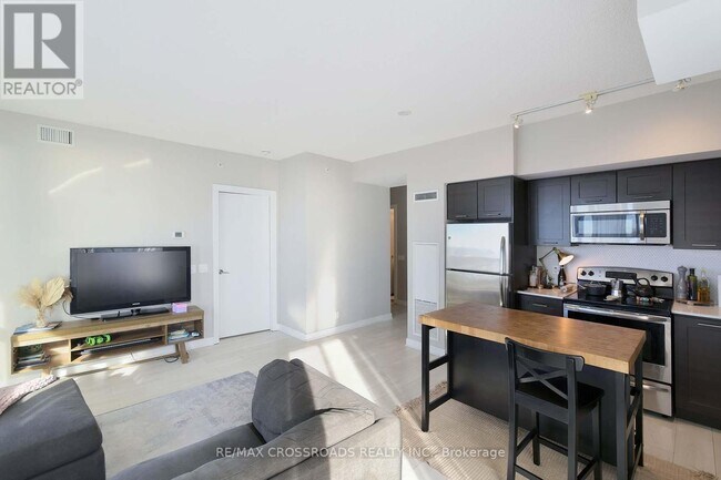 Photo du bâtiment - 2220 Lake Shore Blvd W