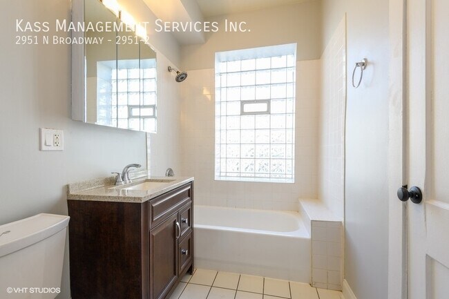 Foto del edificio - 2951 N Broadway-2951-2
