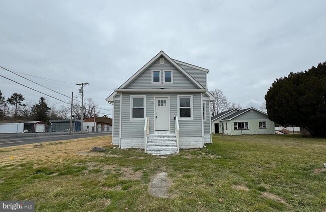Building Photo - 113 N Hook Rd