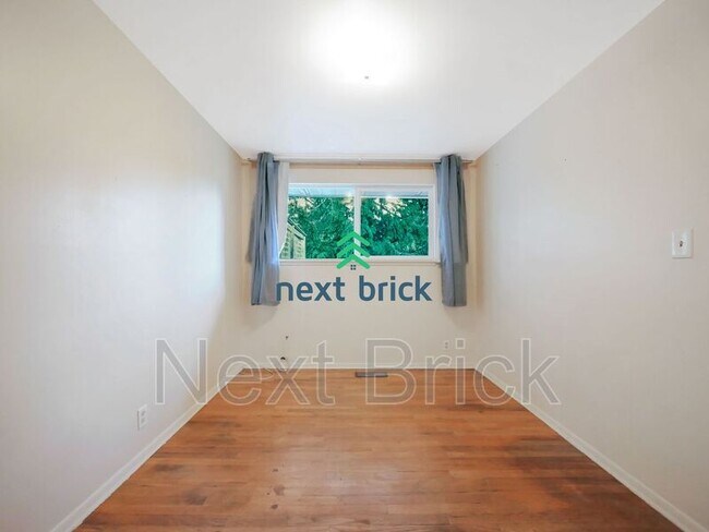 Building Photo - 18057 7th Ave NE