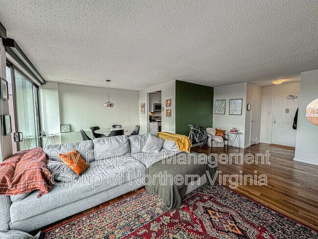 Foto del edificio - 4141 N Henderson Rd