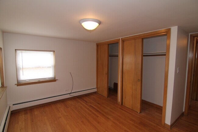 Bedroom - 3555 N Neva Ave