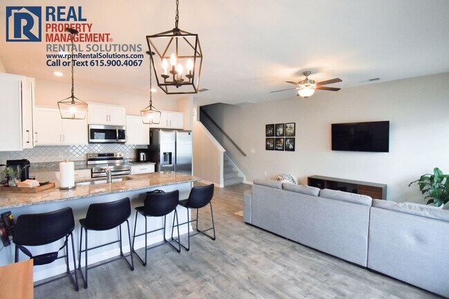 Building Photo - Beautiful 3 bedroom Mboro Townhome! Neighb...