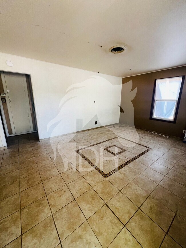 Foto del edificio - 1818 N Washington St