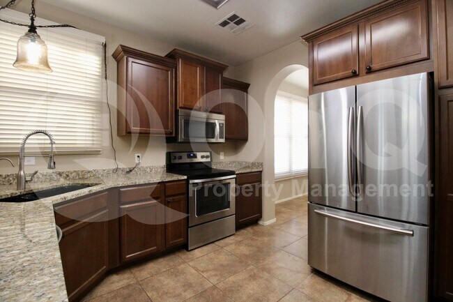 Foto del edificio - 865 S Huish Dr