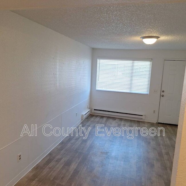 Building Photo - 420 23rd St SE