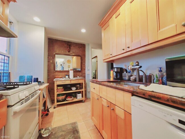 Building Photo - 1 br, 1 bath Condo - 164 Fairfield Ave Unit 2